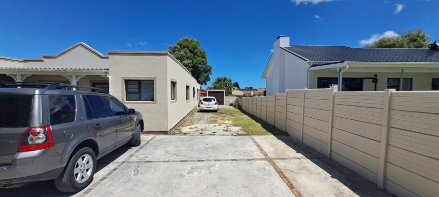 4 Bedroom Property for Sale in Kleinmond Western Cape